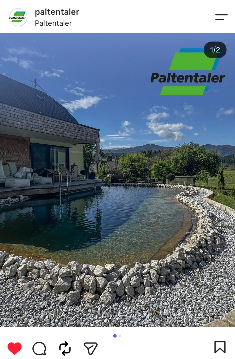 Instagram-Beitrag: Naturpool mit Ziersplitt-Einfassung von Paltentaler